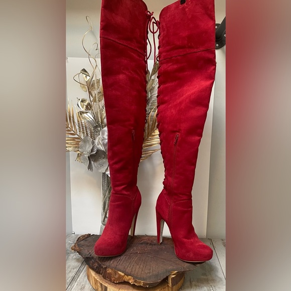 New! Thigh-high, red suede, lace up back with side zipper platform heeled Boots - Picture 5 of 13